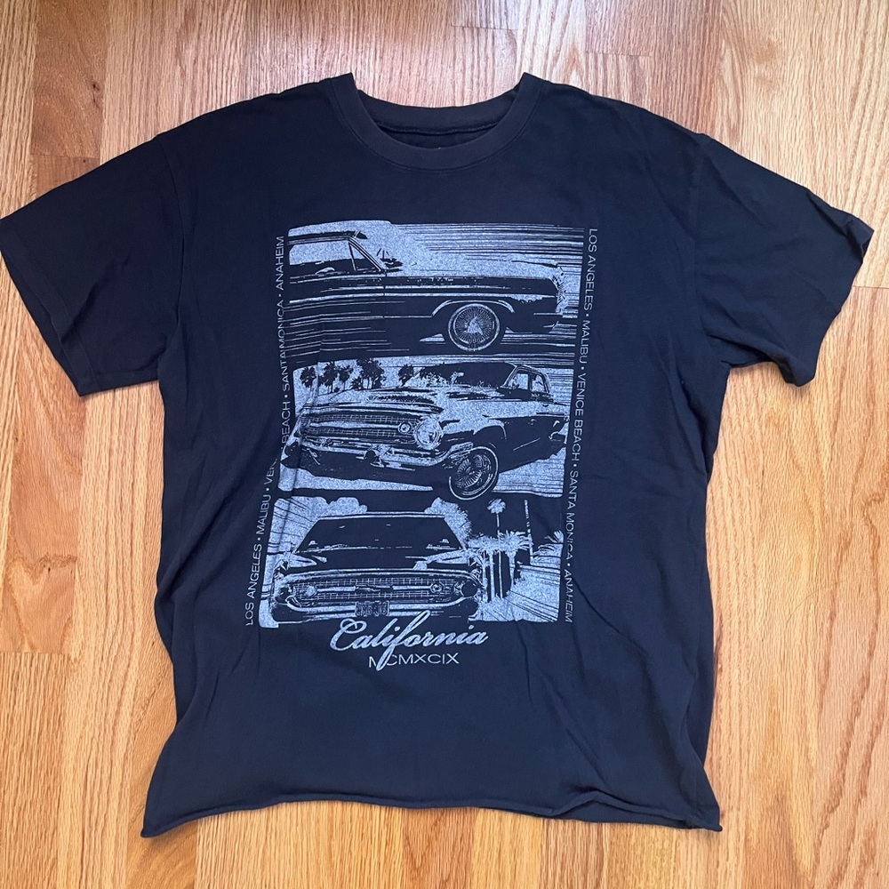 Hollister Graphic Tee